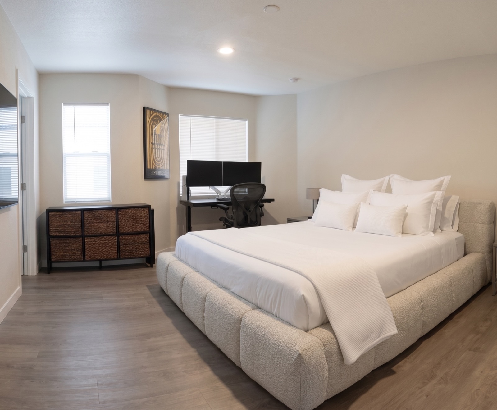 12130 Ohio Ave — University Park · Los Angeles, view 5 of 12