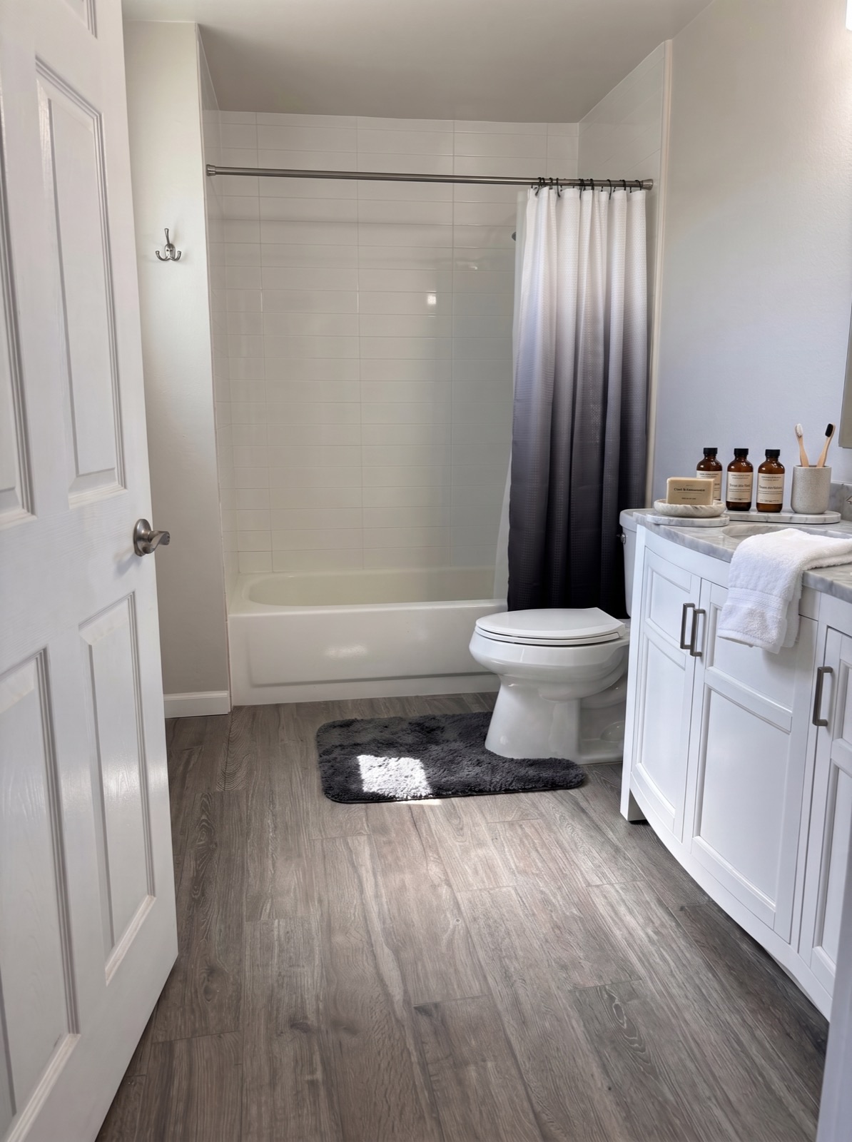 12130 Ohio Ave — University Park · Los Angeles, view 7 of 12