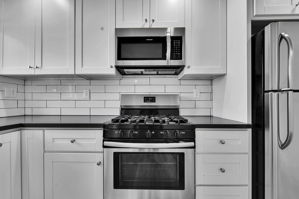 1240 W 30th St — University Park · Los Angeles, view 9 of 23