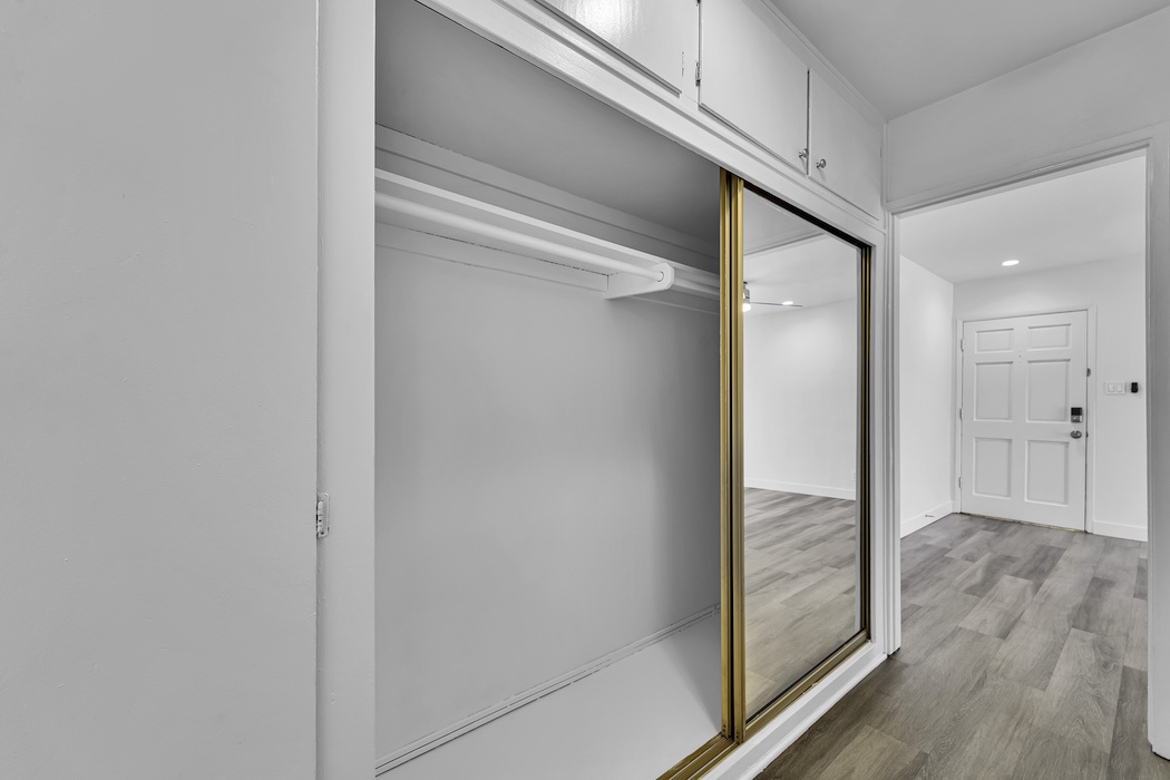 1240 W 30th St — University Park · Los Angeles, view 12 of 23