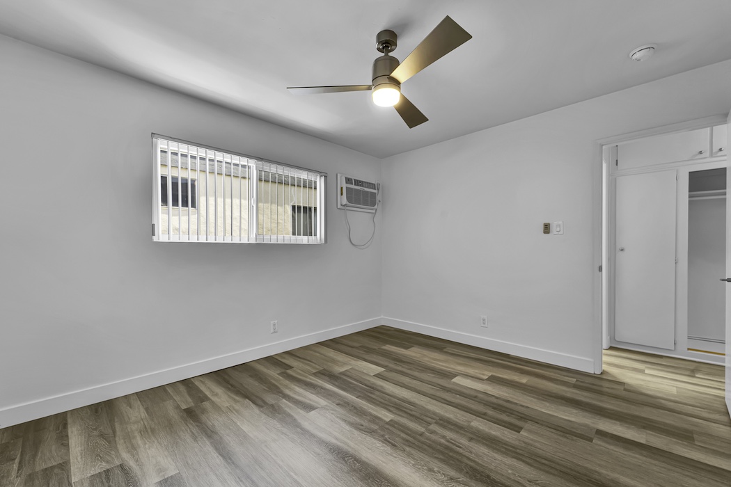 1240 W 30th St — University Park · Los Angeles, view 16 of 23