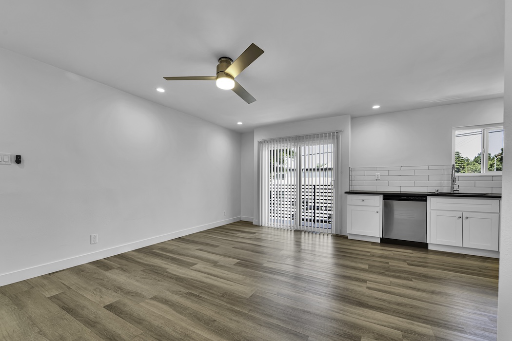 1240 W 30th St — University Park · Los Angeles, view 4 of 23