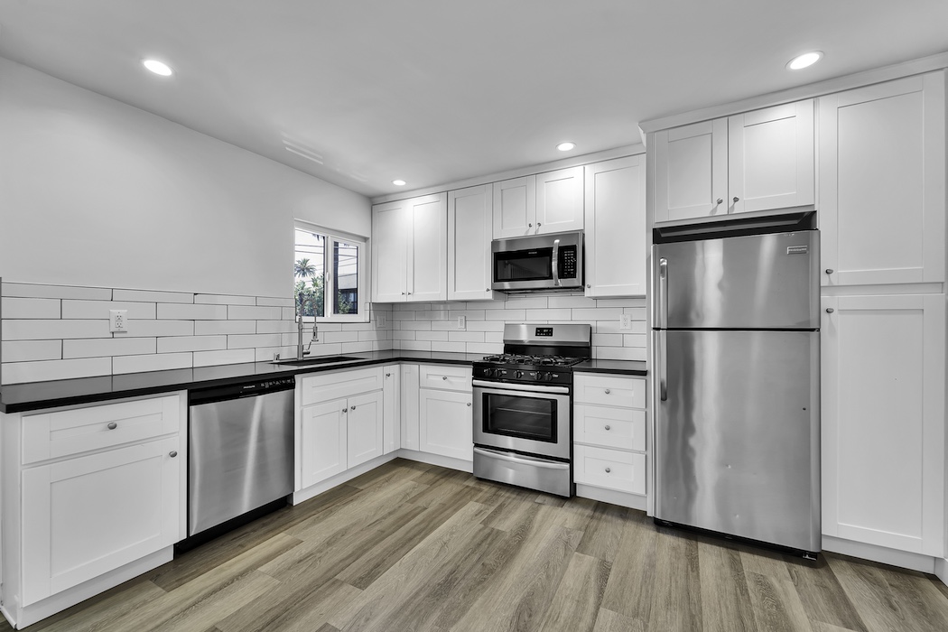 1240 W 30th St — University Park · Los Angeles, view 7 of 23