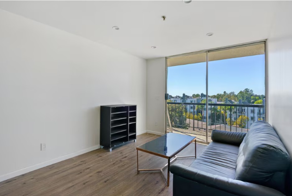 507 W 30th St — University Park · Los Angeles, view 1 of 7
