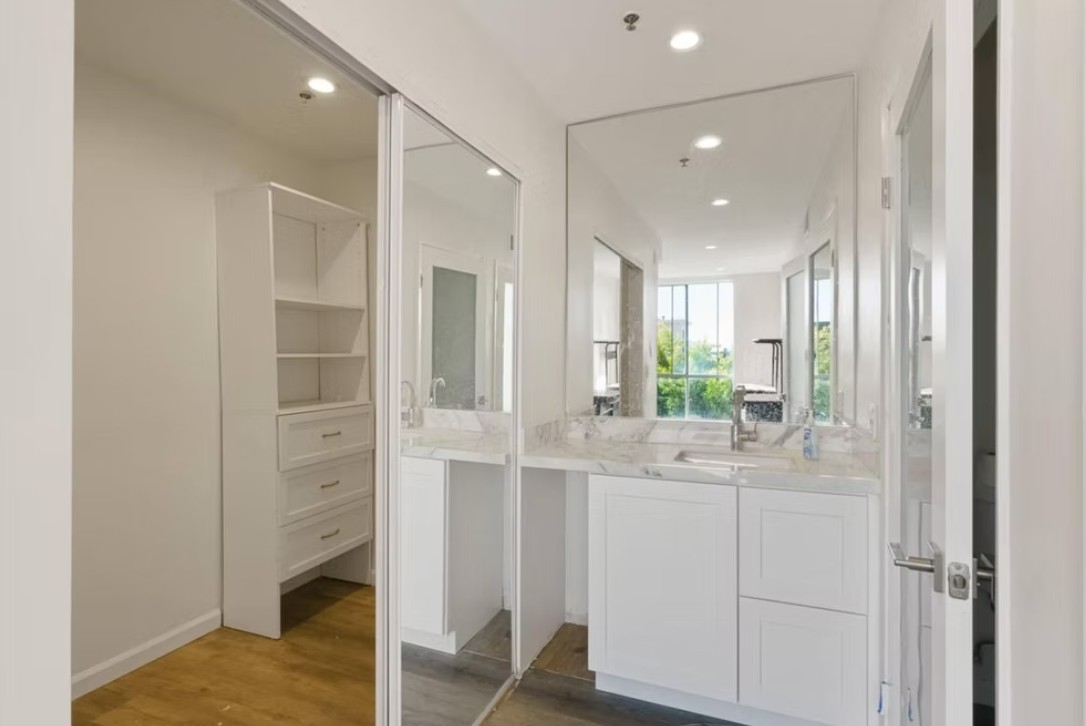 507 W 30th St — University Park · Los Angeles, view 3 of 7