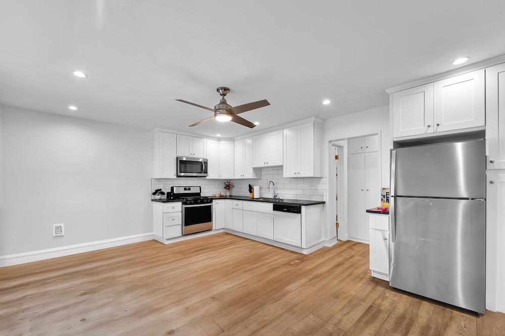 925 1 Bedroom Unit — University Park · Los Angeles, view 3 of 5