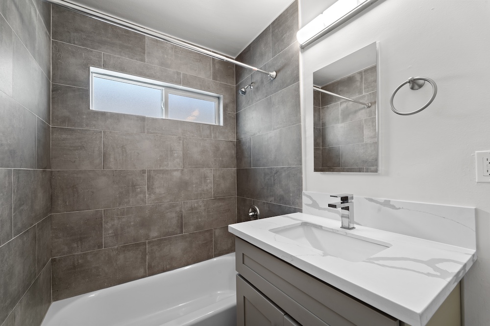 925 2 Bedroom Unit — University Park · Los Angeles, view 8 of 12