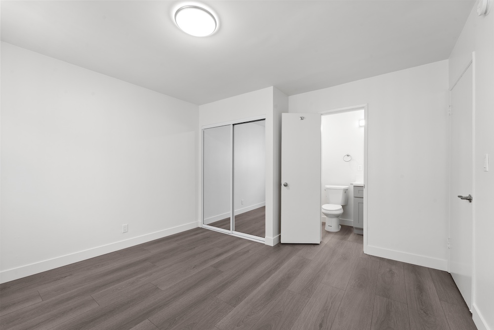 925 2 Bedroom Unit — University Park · Los Angeles, view 9 of 12