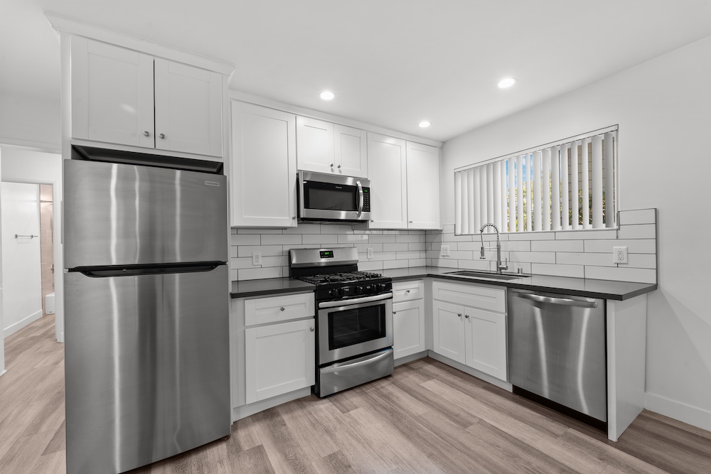 925 3 Bedroom Unit — University Park · Los Angeles, view 10 of 18