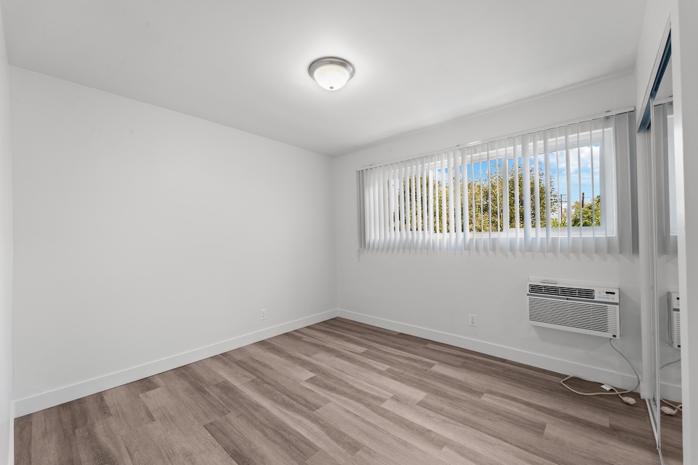 925 3 Bedroom Unit — University Park · Los Angeles, view 12 of 18