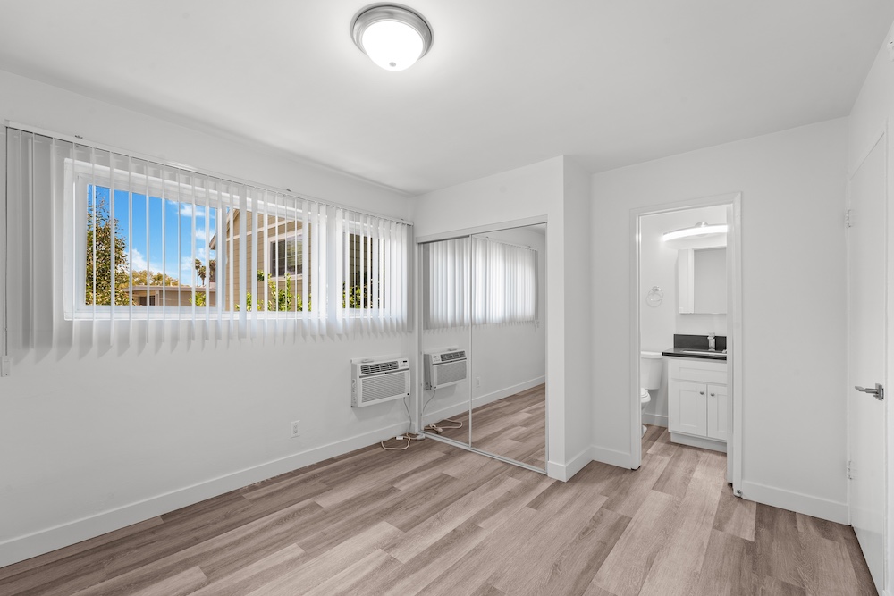 925 3 Bedroom Unit — University Park · Los Angeles, view 13 of 18
