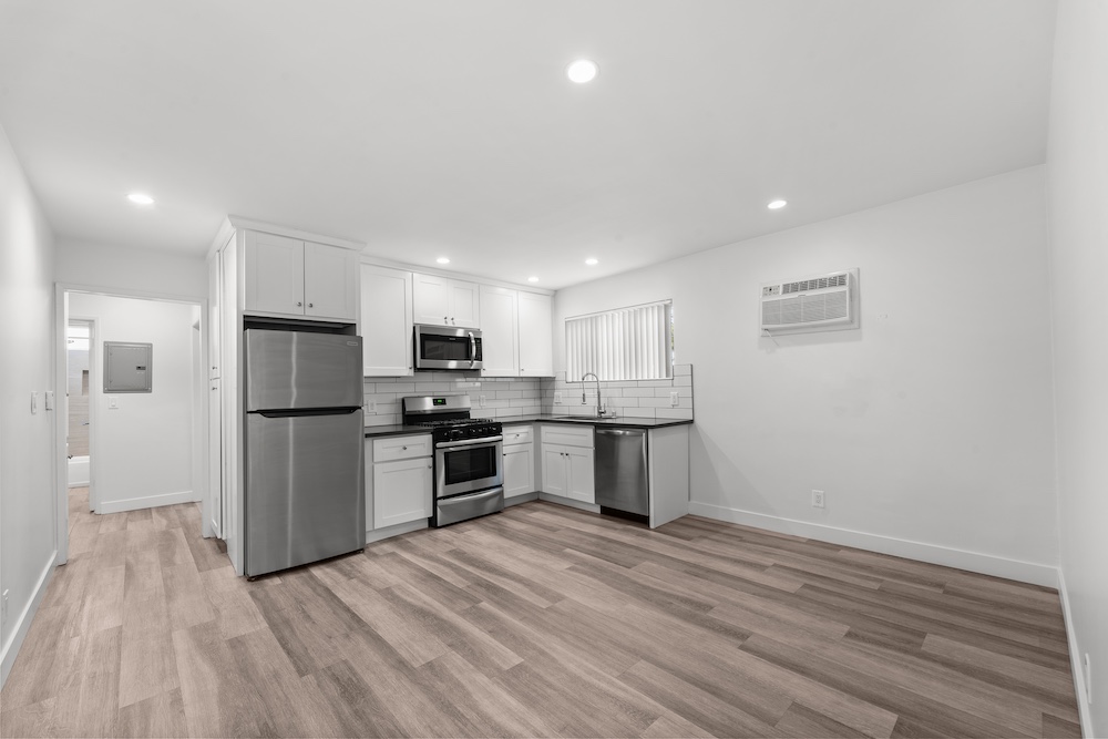 925 3 Bedroom Unit — University Park · Los Angeles, view 8 of 18