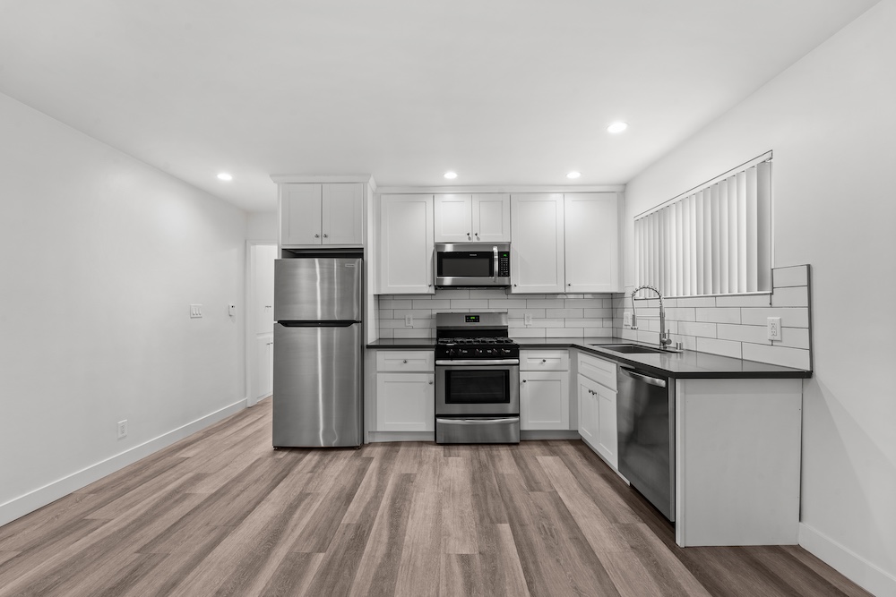 925 3 Bedroom Unit — University Park · Los Angeles, view 9 of 18