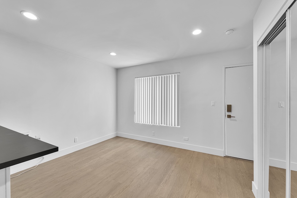 925 Studio Unit — University Park · Los Angeles, view 11 of 17