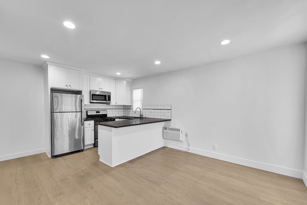 925 Studio Unit — University Park · Los Angeles, view 13 of 17
