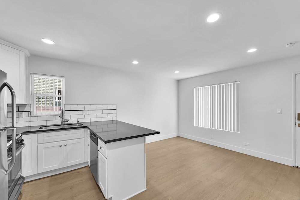 925 Studio Unit — University Park · Los Angeles, view 15 of 17