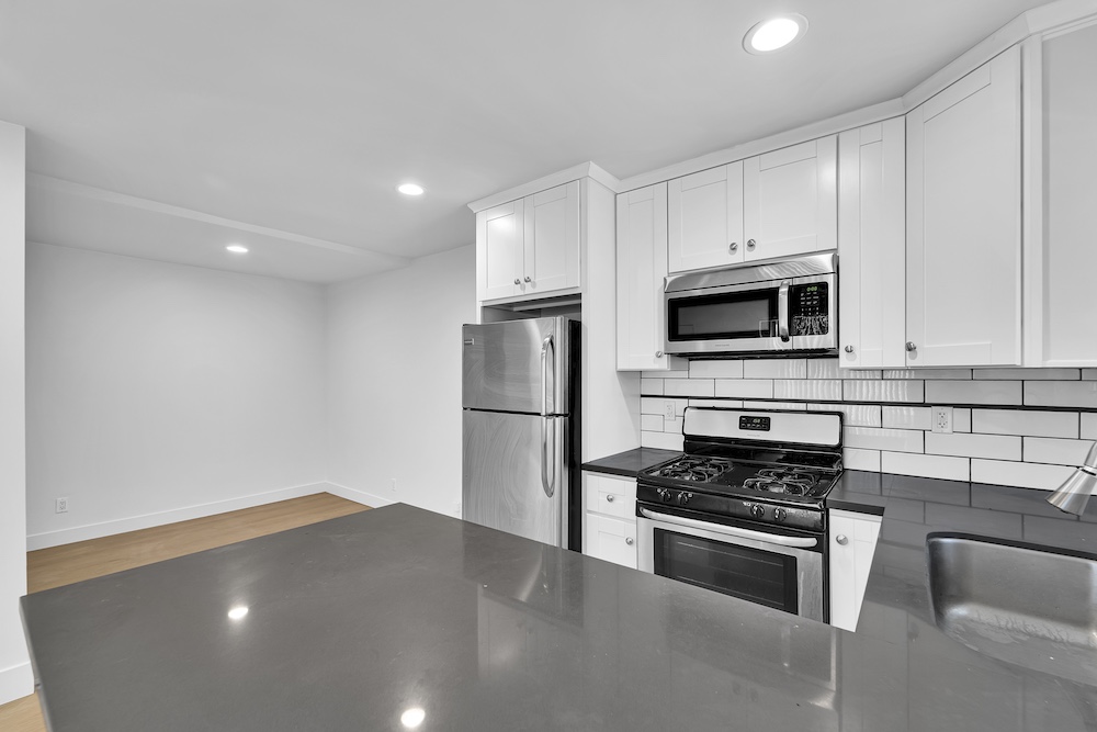 925 Studio Unit — University Park · Los Angeles, view 3 of 17
