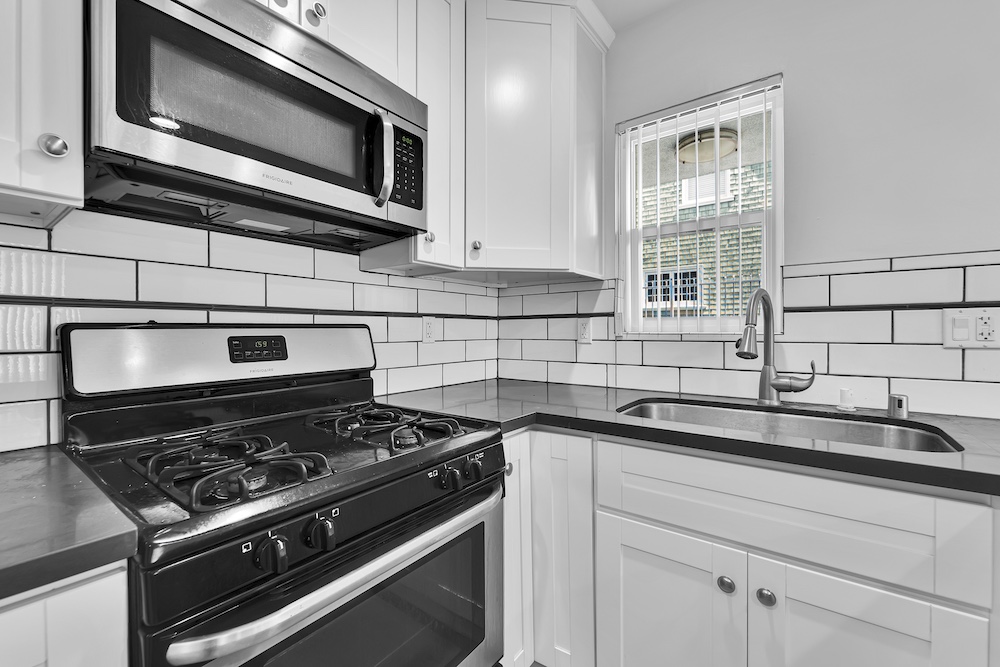 925 Studio Unit — University Park · Los Angeles, view 4 of 17