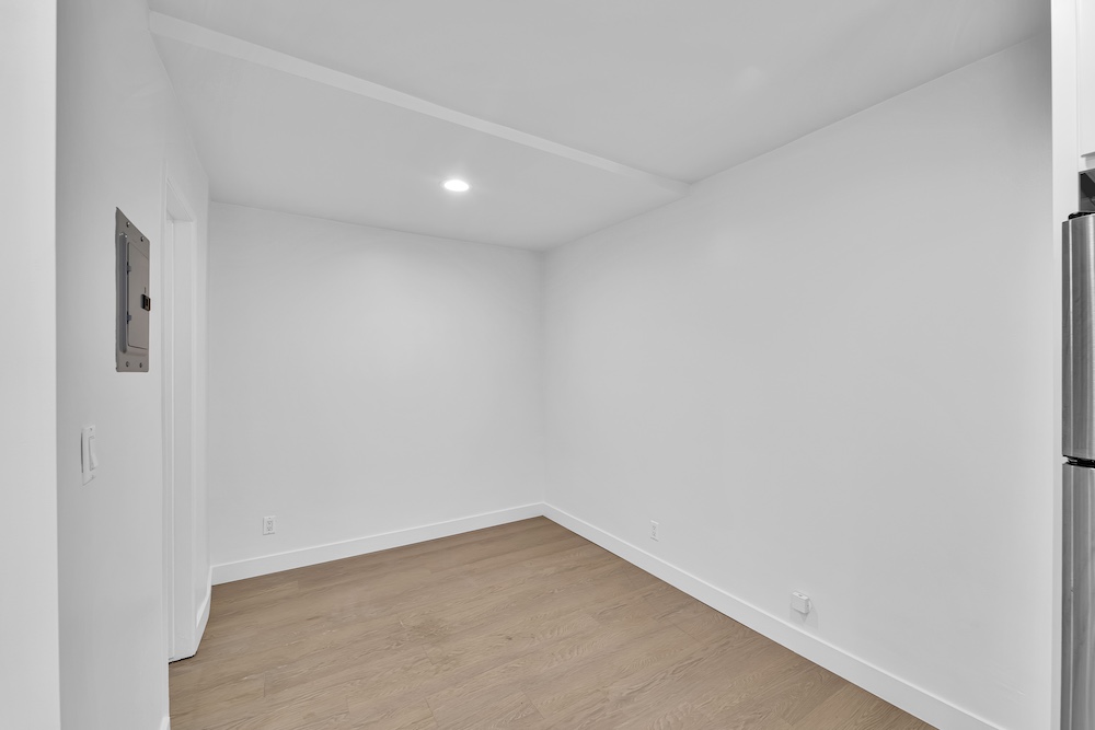 925 Studio Unit — University Park · Los Angeles, view 7 of 17