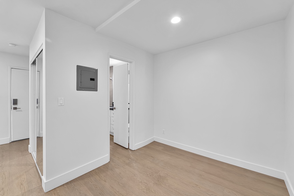 925 Studio Unit — University Park · Los Angeles, view 8 of 17