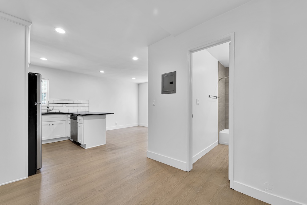 925 Studio Unit — University Park · Los Angeles, view 9 of 17
